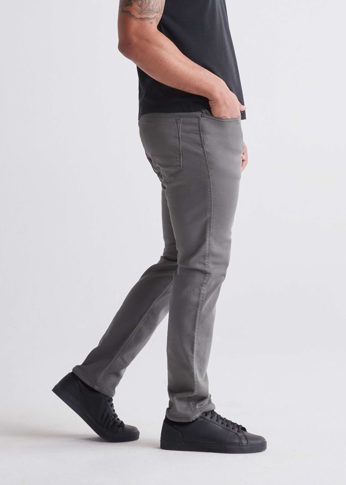 DUER Men's No Sweat Relaxed Taper Pant