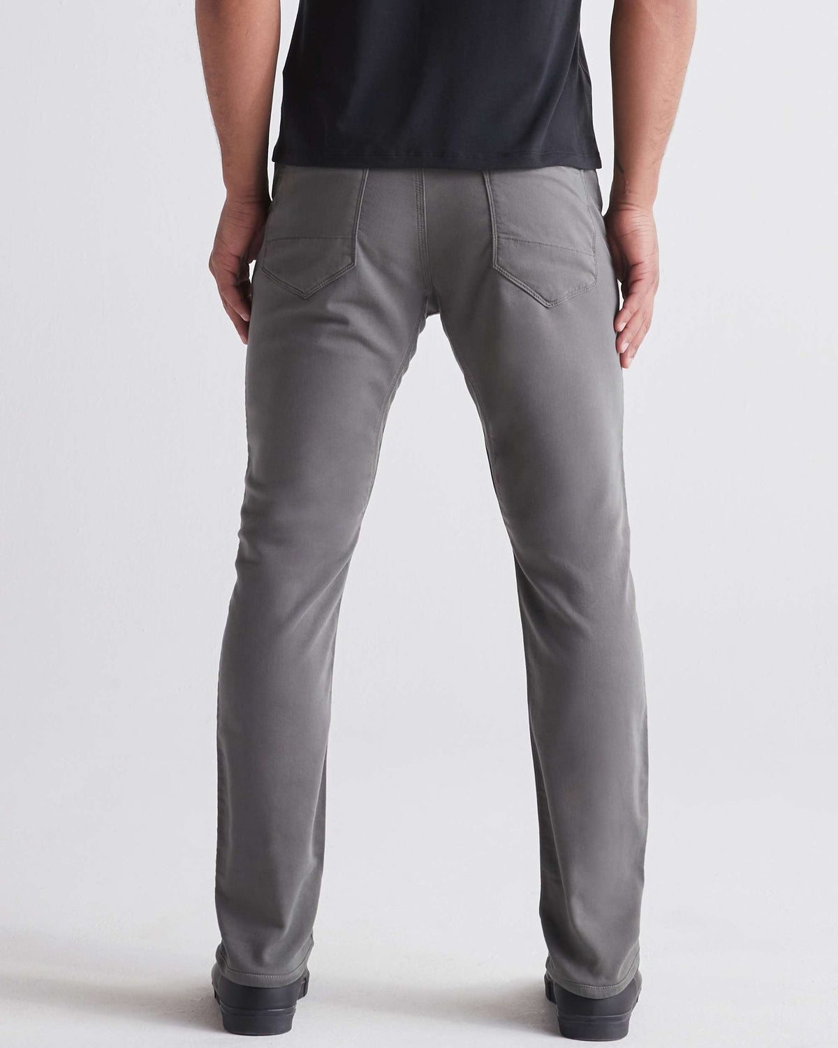 DUER Men's No Sweat Relaxed Taper Pant