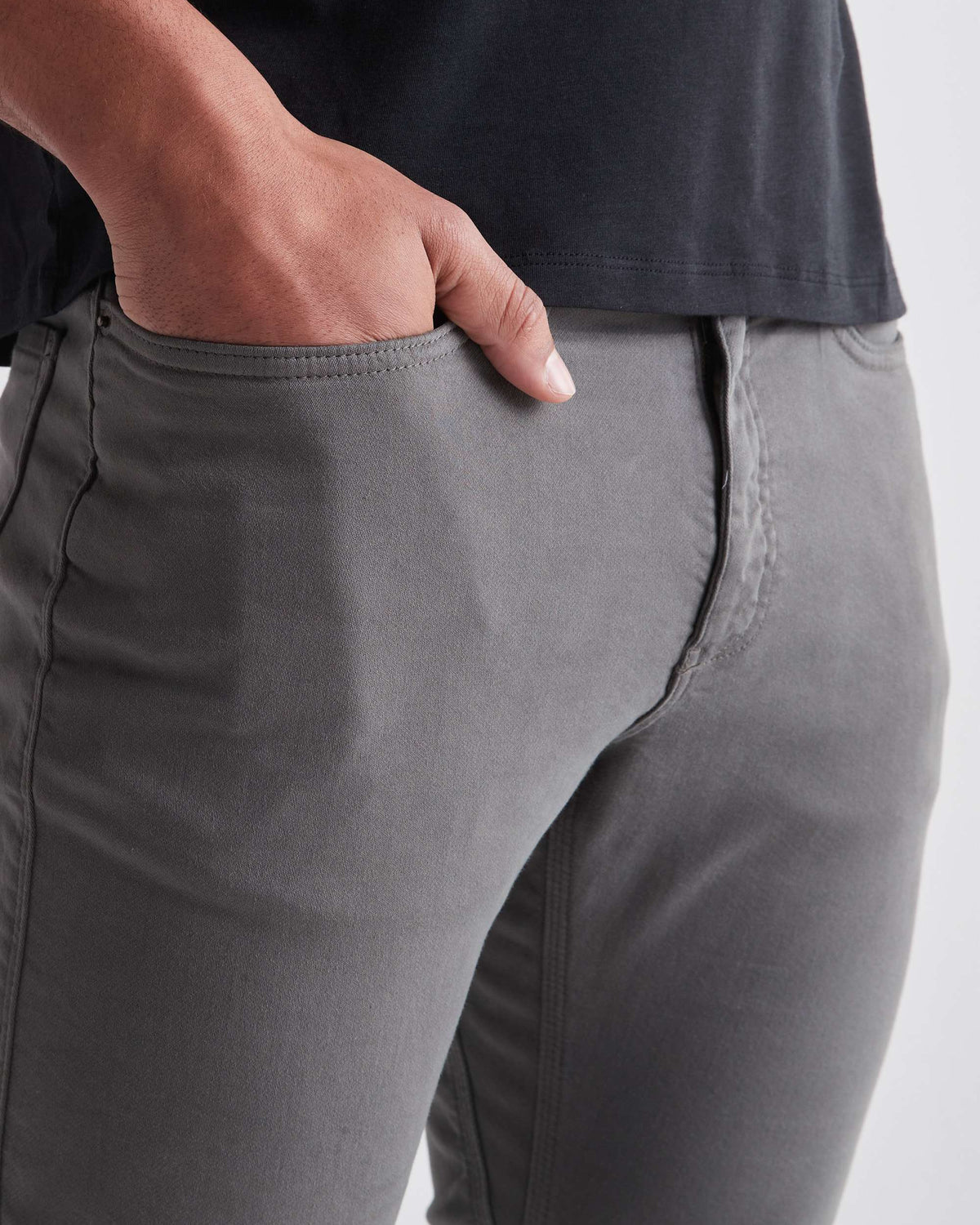 DUER Men's No Sweat Relaxed Taper Pant