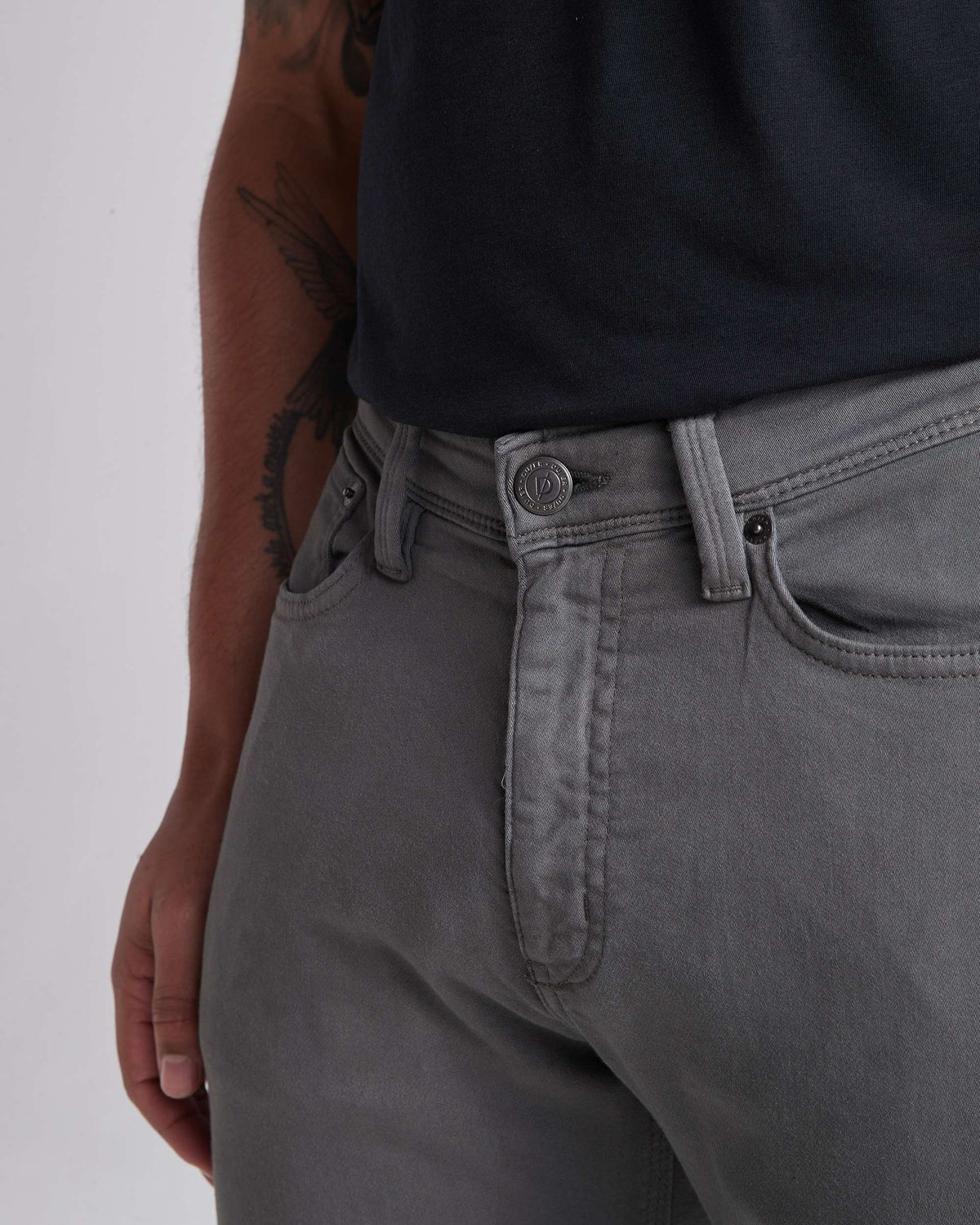 DUER Men's No Sweat Relaxed Taper Pant Gull