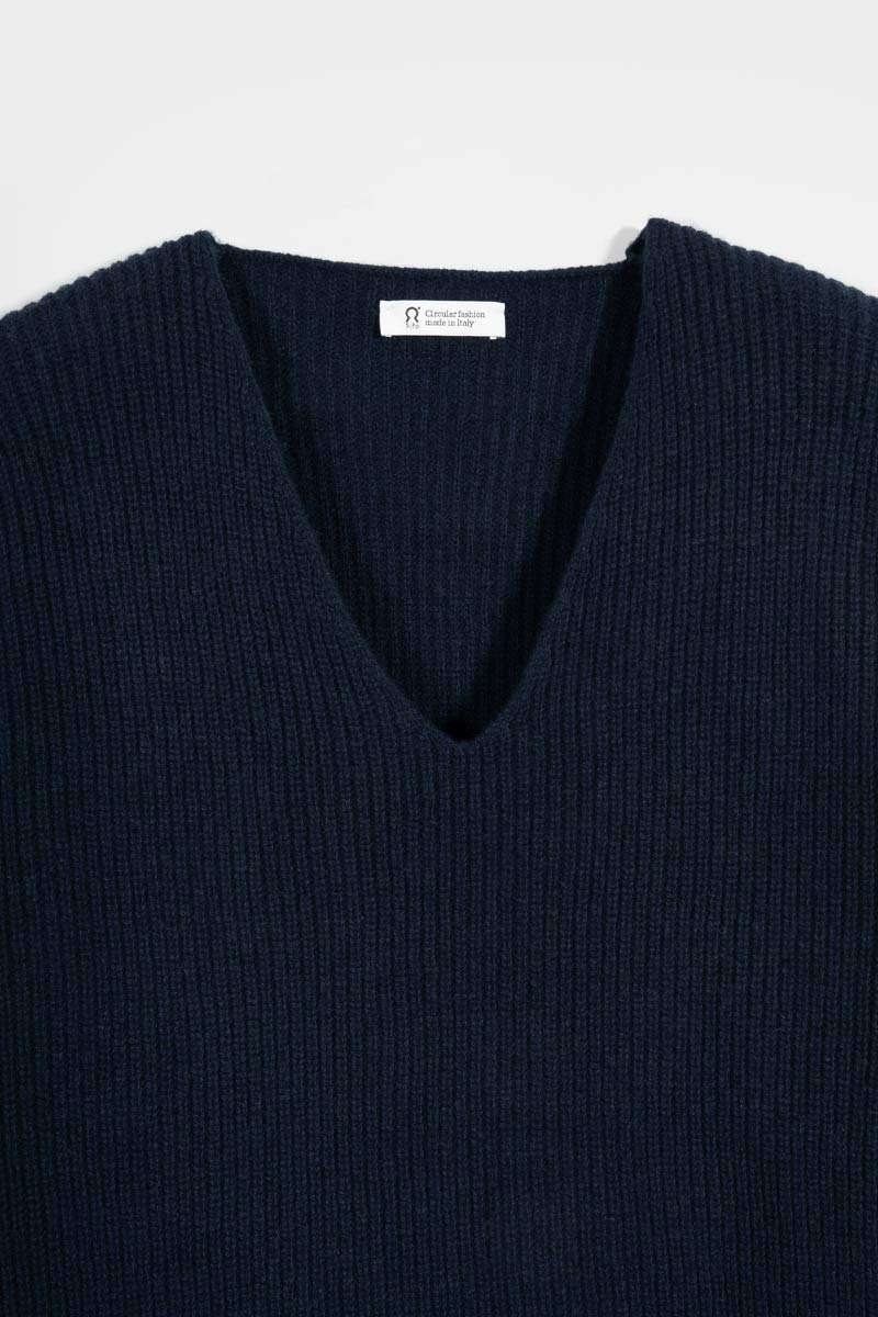 Rifò Ester Women's Recycled Cashmere Sweater Blackberry Blue