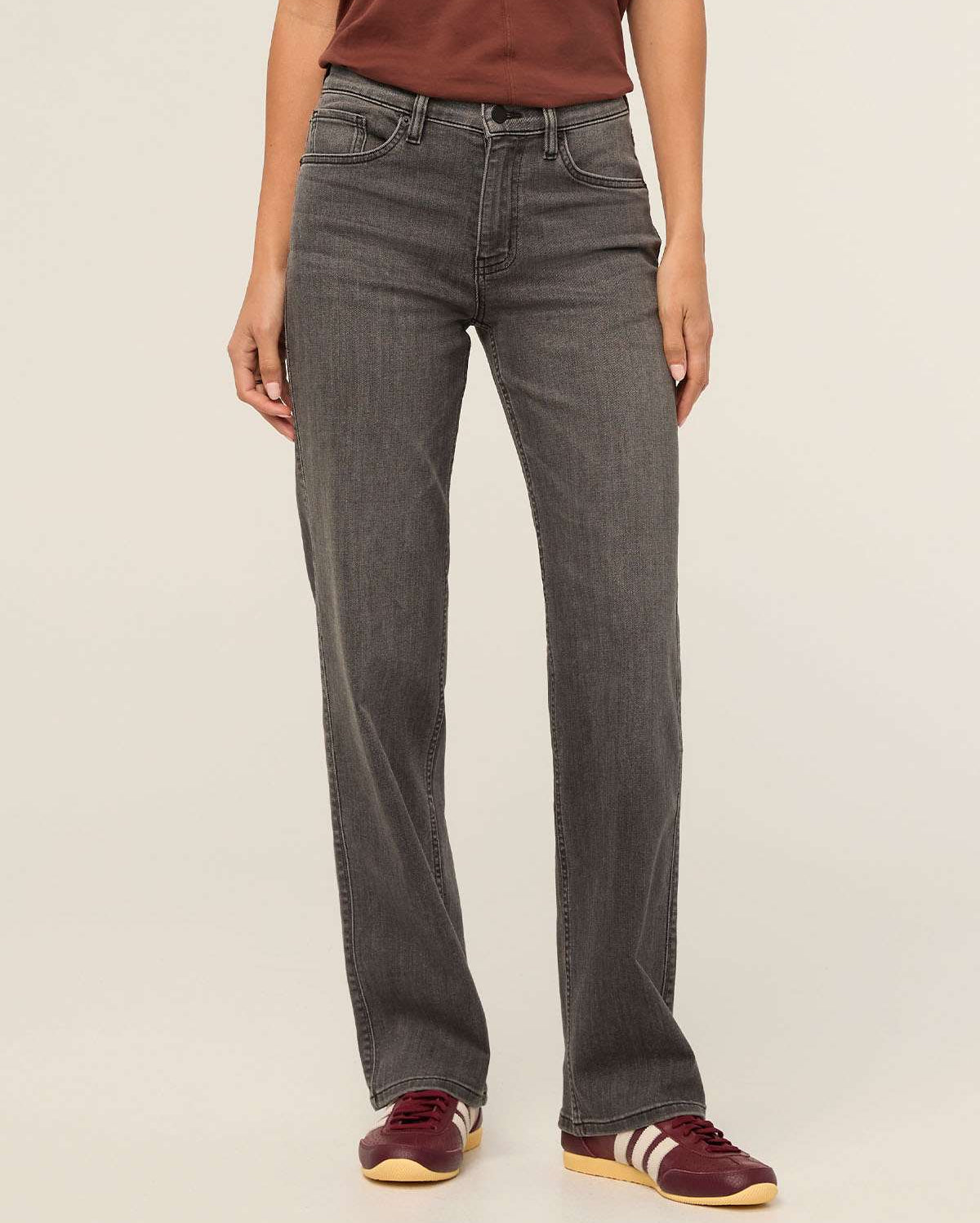 DUER Performance Denim Mid Rise Straight