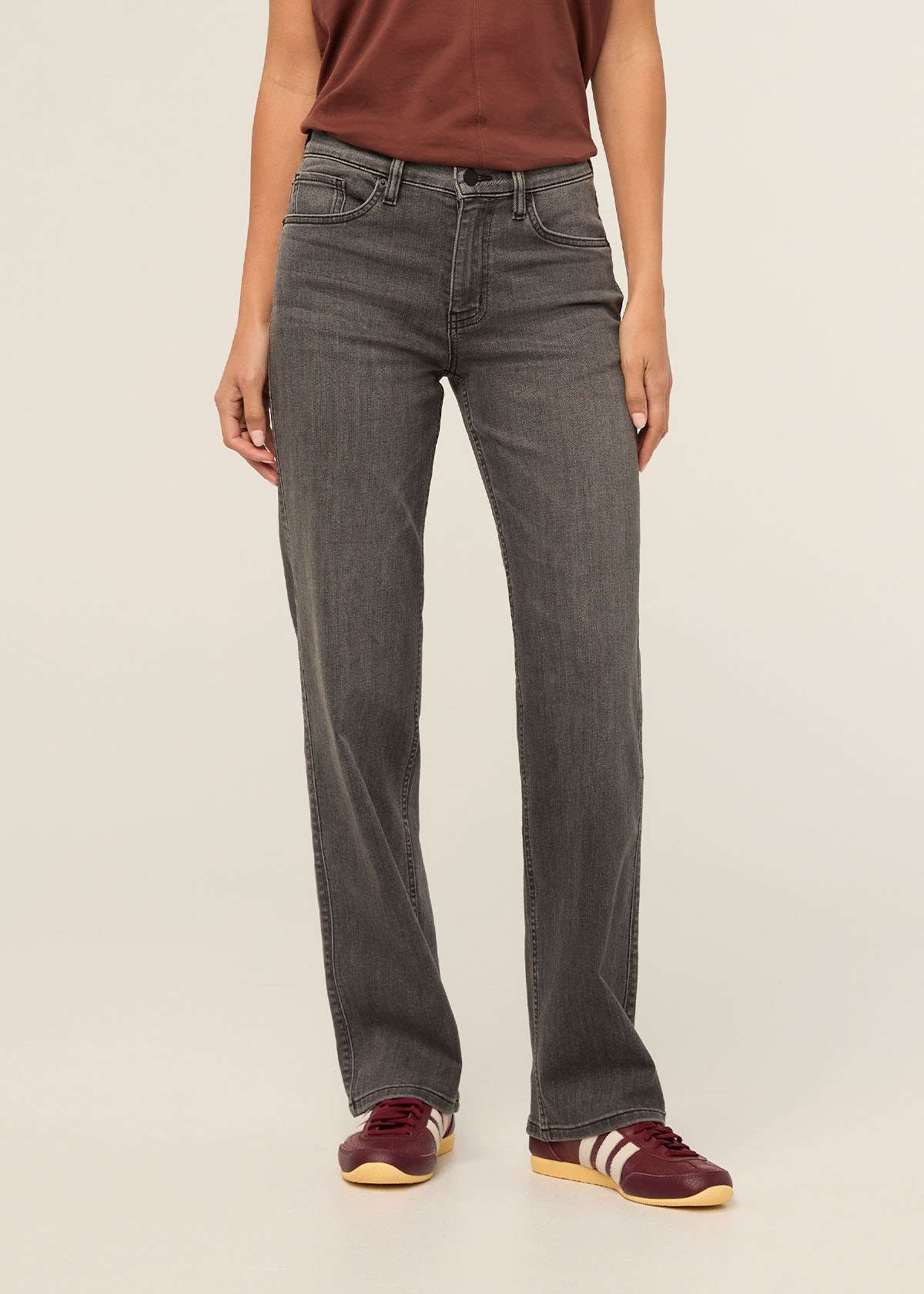 DUER Performance Denim Mid Rise Straight