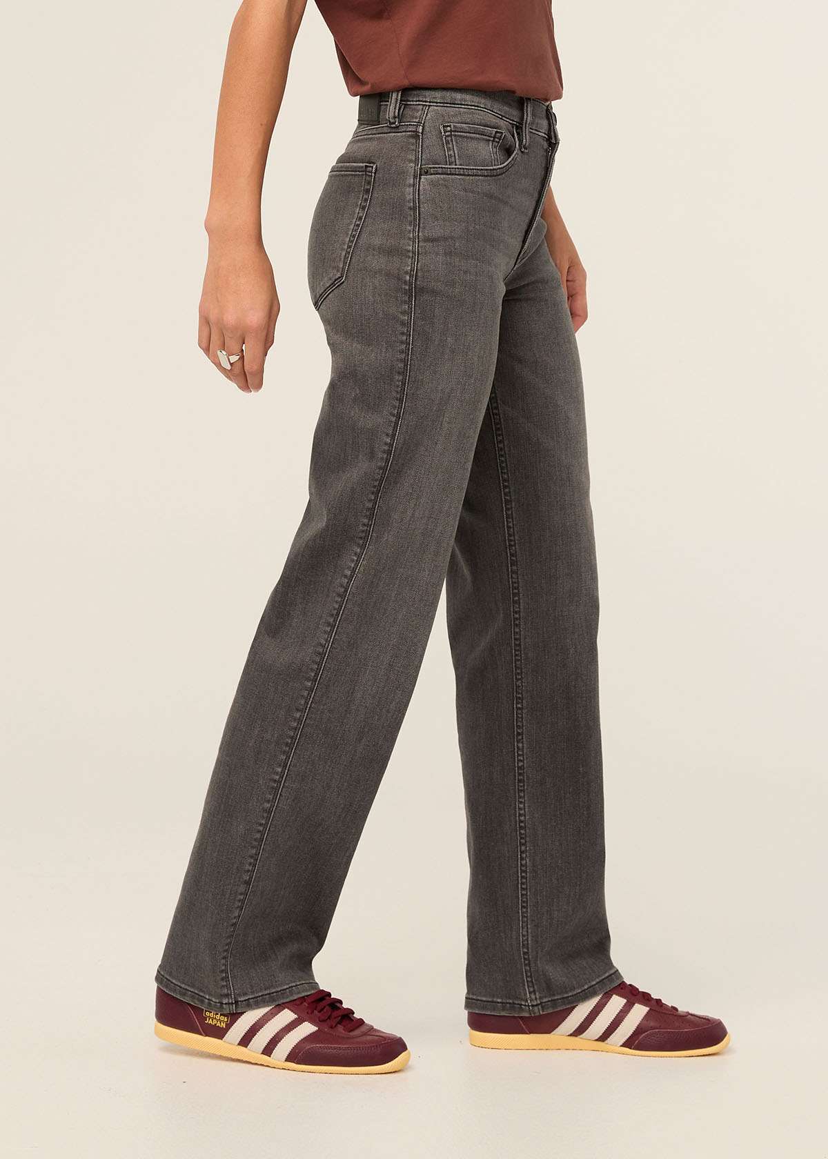 DUER Performance Denim Mid Rise Straight