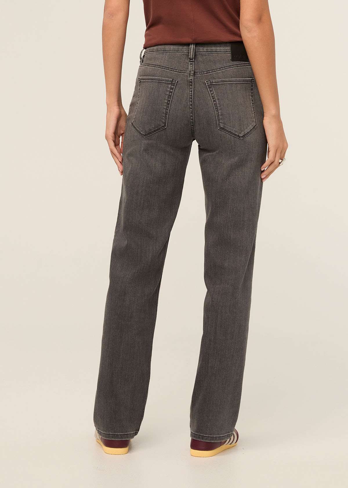 DUER Performance Denim Mid Rise Straight