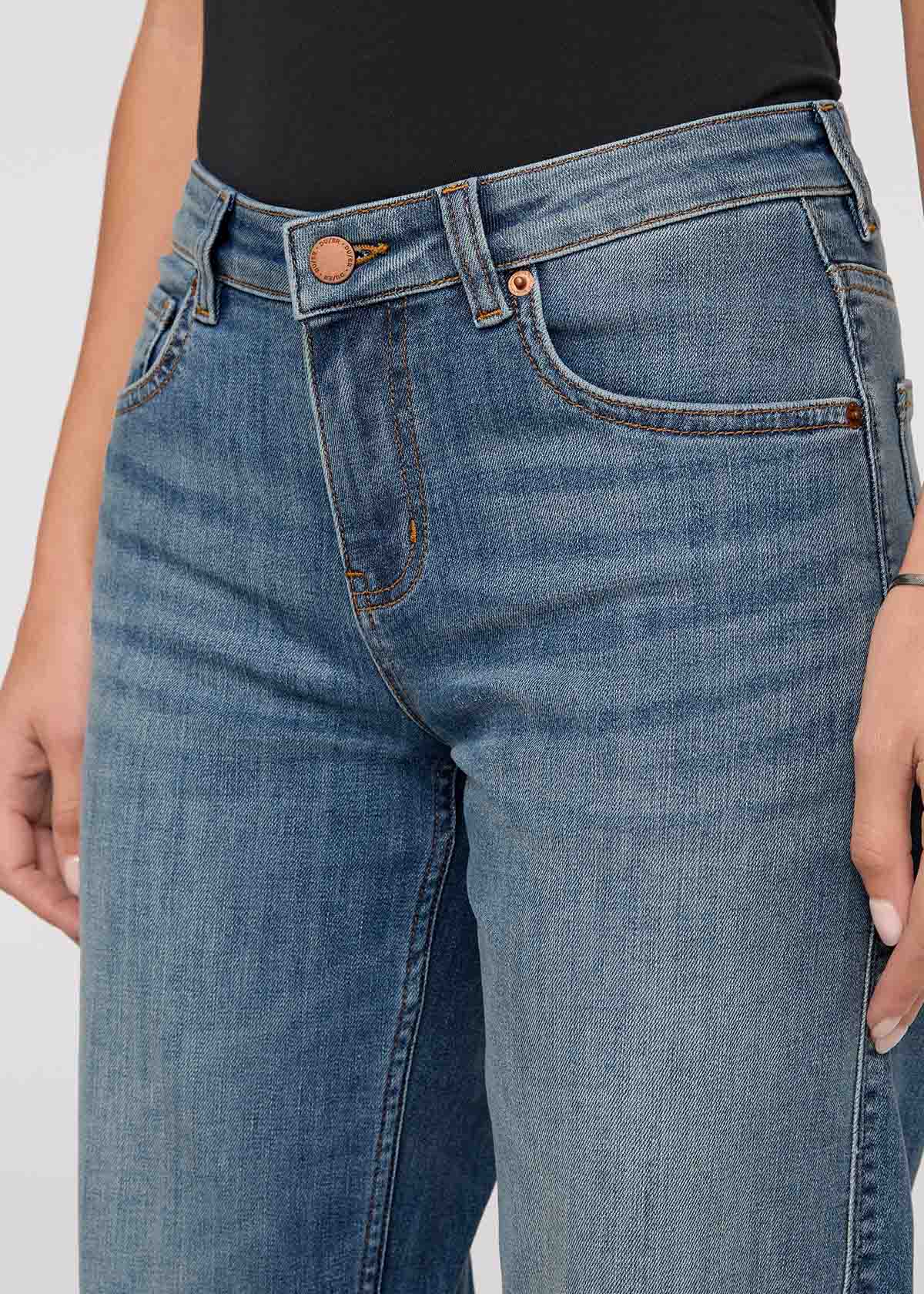Performance Denim Mid Rise Straight
