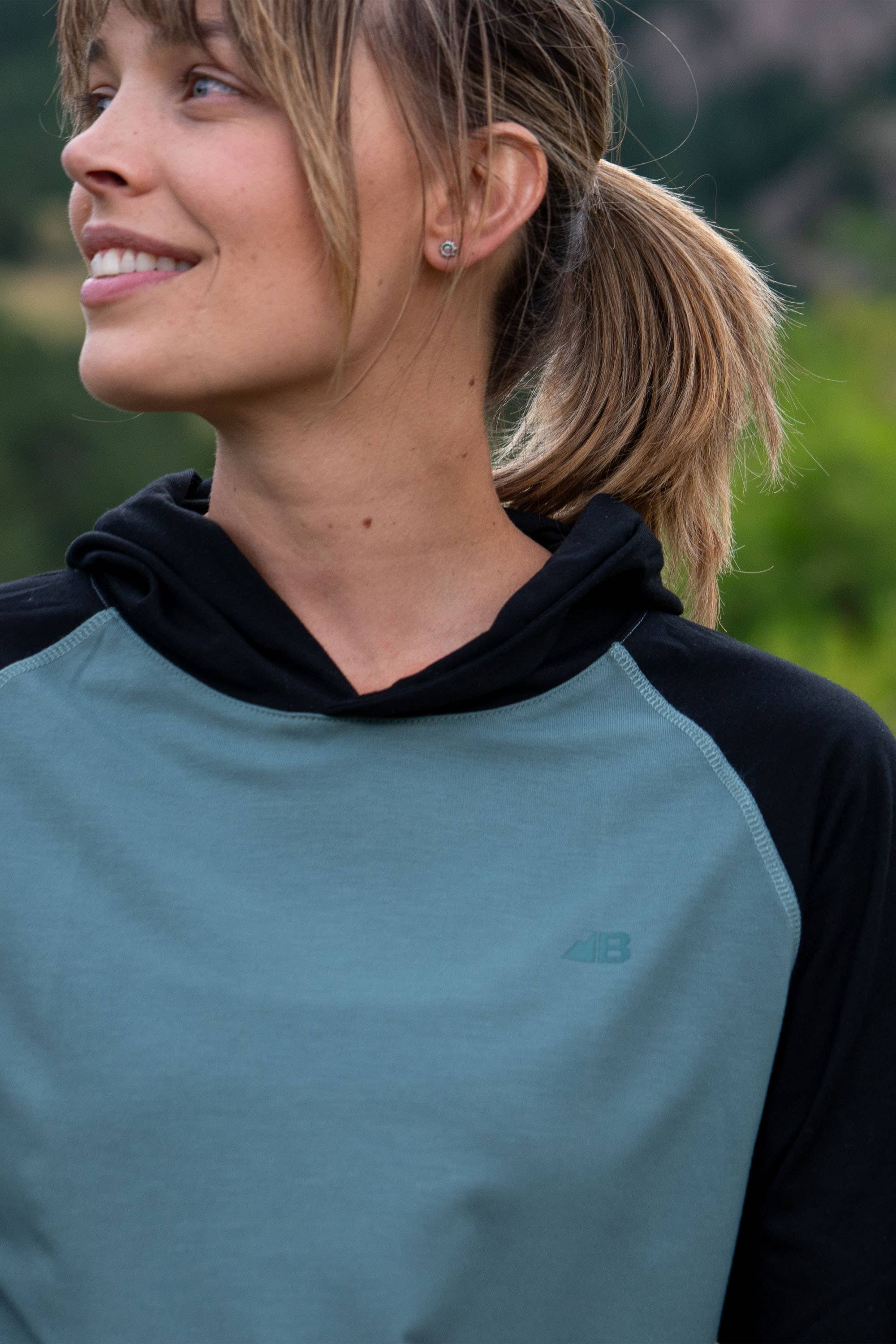 Women's Traverse Tek Hoodie
