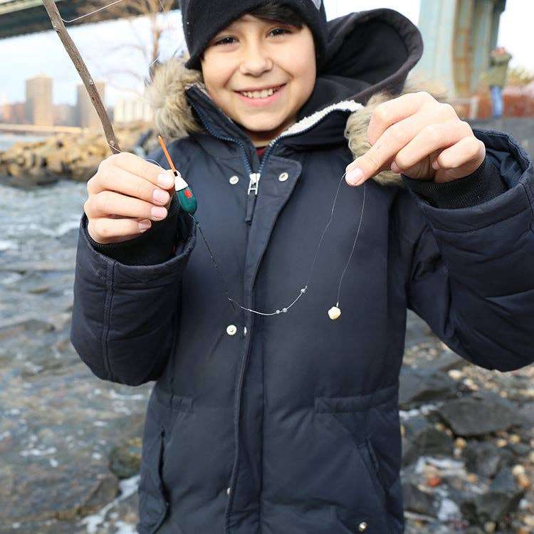 Kikkerland Design Inc HUCKLEBERRY FISHING KIT