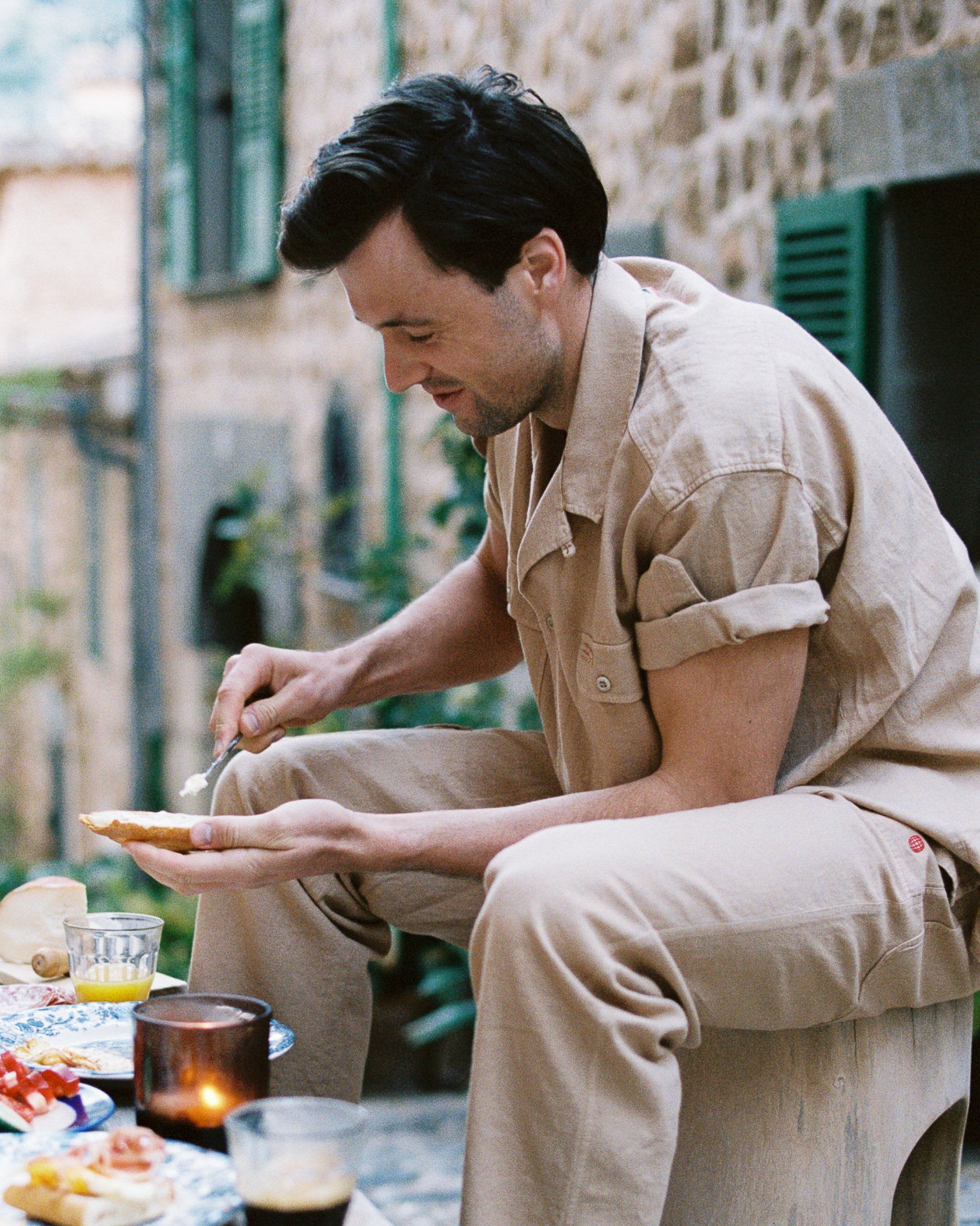 Traveler's Linen Short Sleeved Shirt