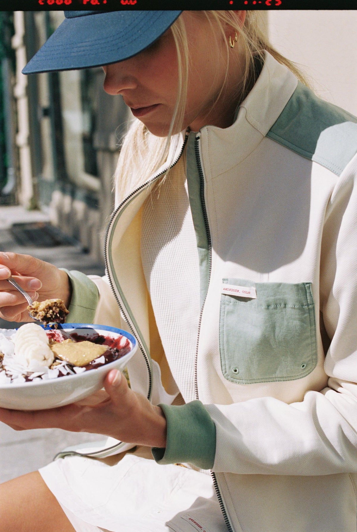 Ditch-Hiker Track Jacket Womens